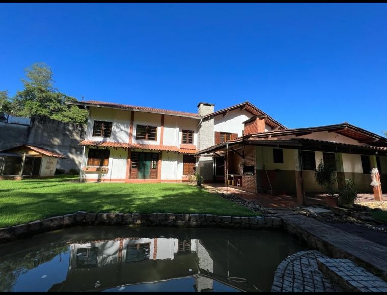 Casa no Bairro Saguaçú em Joinville com 5 Dormitórios (5 suítes) e 454 m² - SR013