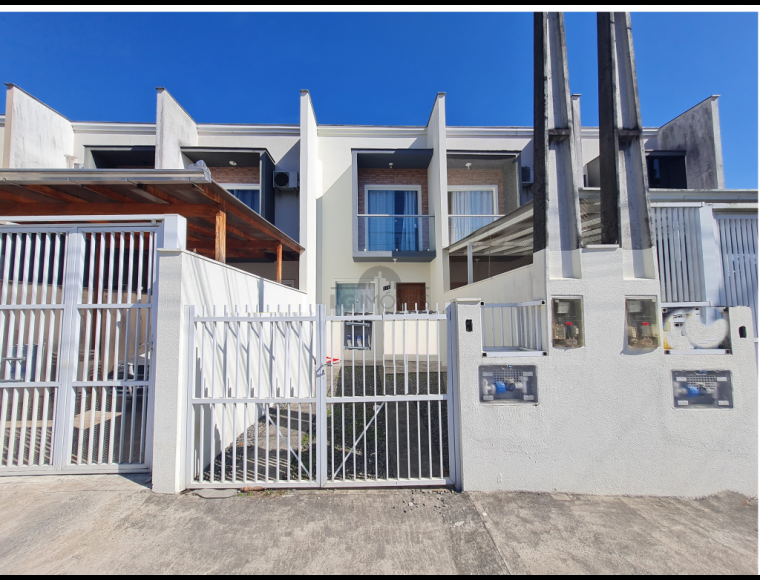 Casa no Bairro Santa Catarina em Joinville com 2 Dormitórios - LG8927