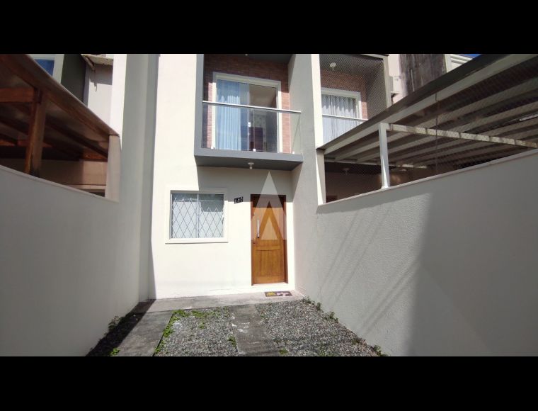 Casa no Bairro Santa Catarina em Joinville com 2 Dormitórios - 24356A