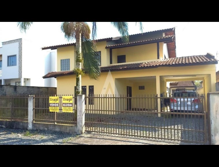 Casa no Bairro Vila Nova em Joinville com 3 Dormitórios (1 suíte) - 24426N