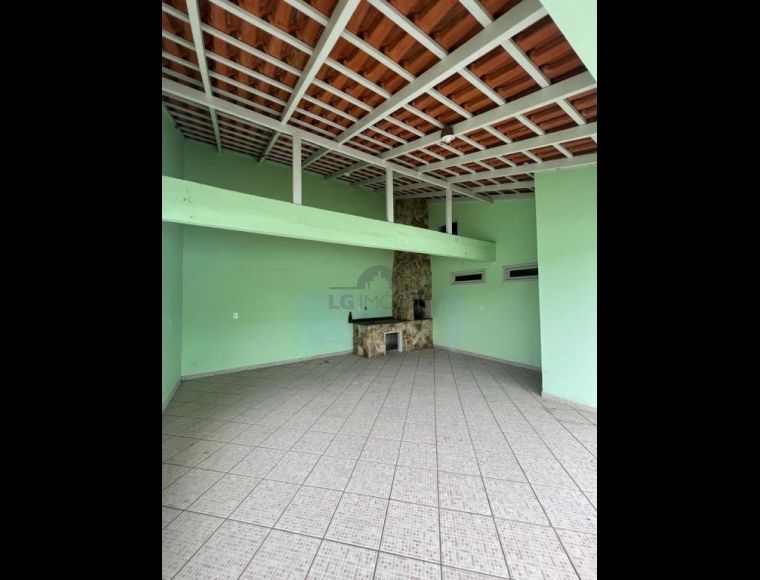 Casa no Bairro Vila Nova em Joinville com 3 Dormitórios (1 suíte) - LG8898