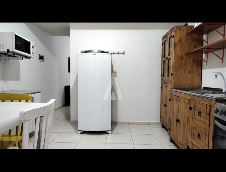 Casa no Bairro Vila Nova em Joinville com 2 Dormitórios - 26055N