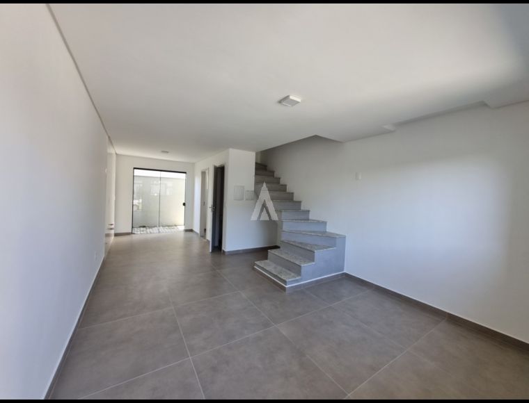 Casa no Bairro Vila Nova em Joinville com 2 Dormitórios e 60 m² - 11553.011