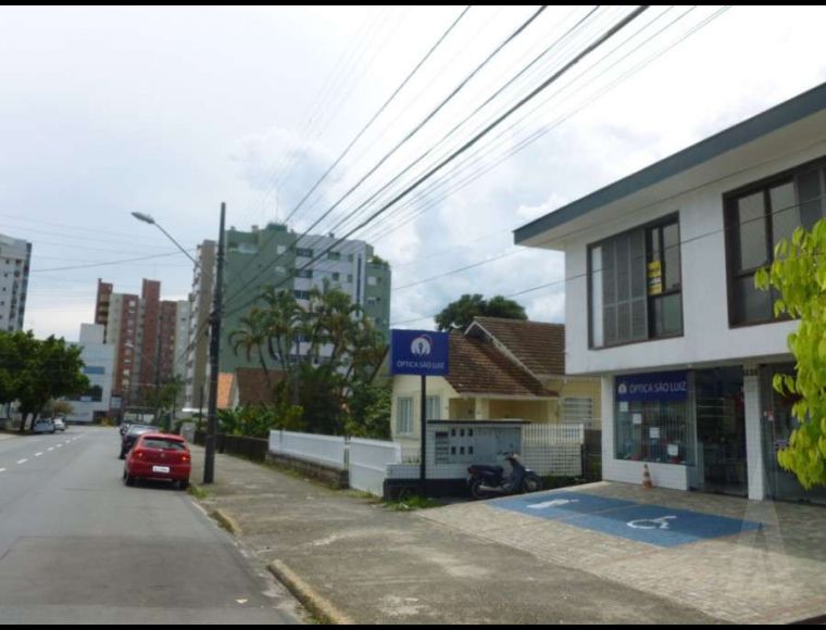 Outros Imóveis no Bairro Bucarein em Joinville com 2 Dormitórios (2 suítes) - 17793