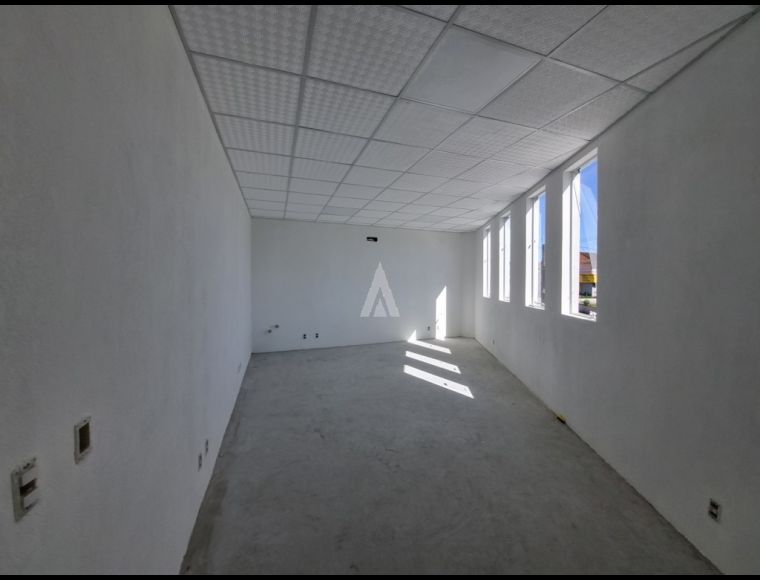 Sala/Escritório no Bairro Comasa em Joinville com 18 m² - 11308.008
