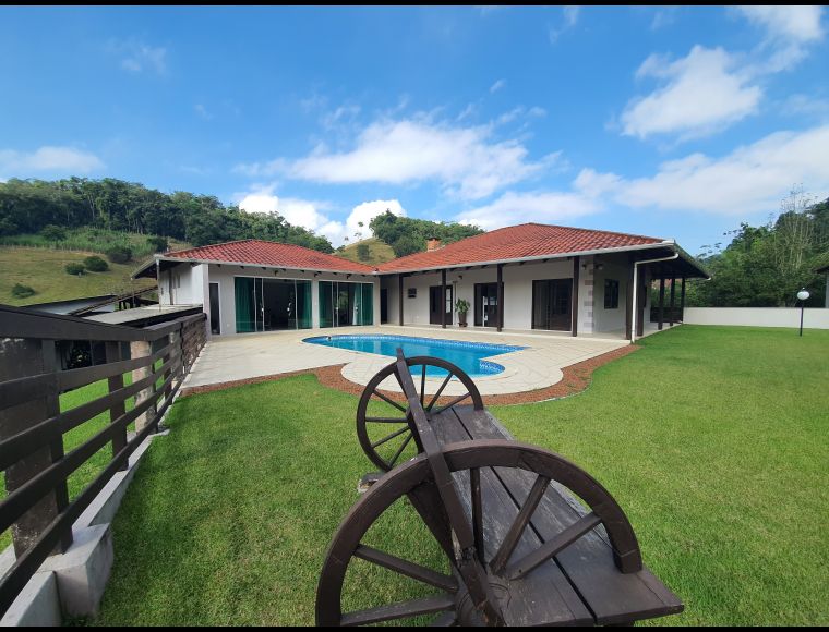 Imóvel Rural no Bairro Terceiro Braço do Norte em Massaranduba com 5 Dormitórios (1 suíte) e 145956 m² - A80051