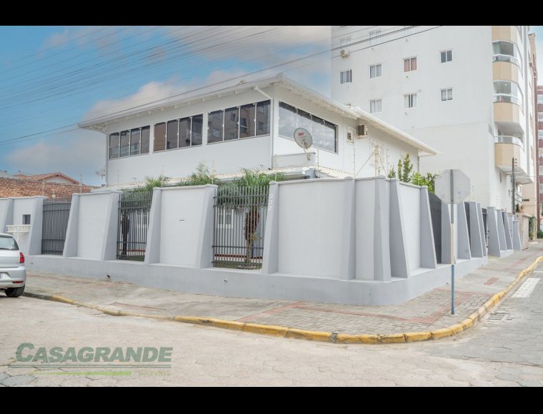 Casa no Bairro Gravatá em Navegantes com 4 Dormitórios (2 suítes) e 310 m² - 3342185