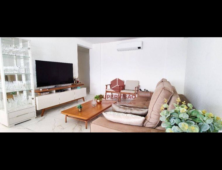 Apartamento no Bairro Centro em Palhoça com 3 Dormitórios (1 suíte) e 120 m² - AP2659