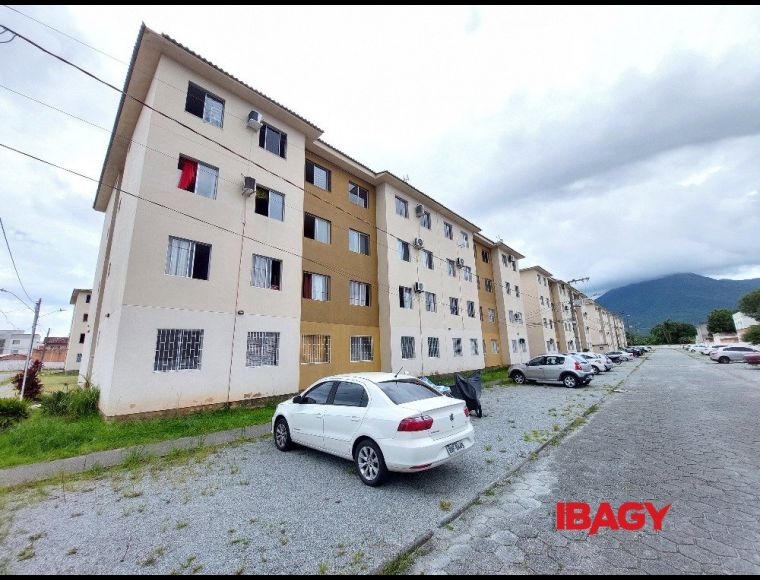 Apartamento no Bairro Pachecos em Palhoça com 2 Dormitórios e 46.7 m² - 117919