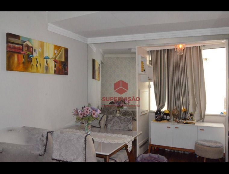 Apartamento no Bairro Pedra Branca em Palhoça com 2 Dormitórios (1 suíte) e 60 m² - AP2420