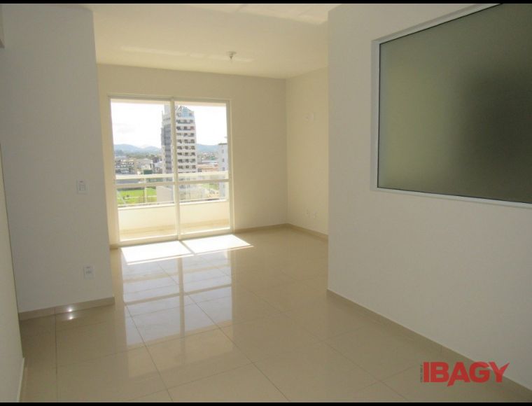 Apartamento no Bairro Pedra Branca em Palhoça com 2 Dormitórios (1 suíte) e 74.6 m² - 107067
