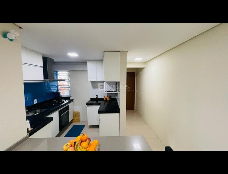 Apartamento no Bairro Ponte do Imaruim em Palhoça com 3 Dormitórios e 100 m² - 20116