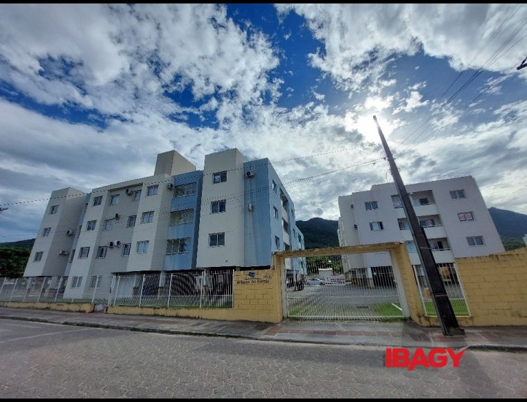 Apartamento no Bairro Praia de Fora em Palhoça com 2 Dormitórios e 52.4 m² - 121864