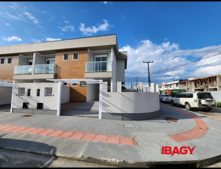 Casa no Bairro Nova Palhoça em Palhoça com 3 Dormitórios (1 suíte) e 95.94 m² - 122120