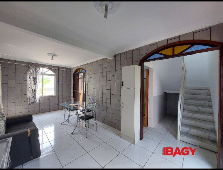 Casa no Bairro Ponte do Imaruim em Palhoça com 3 Dormitórios e 360 m² - 123090