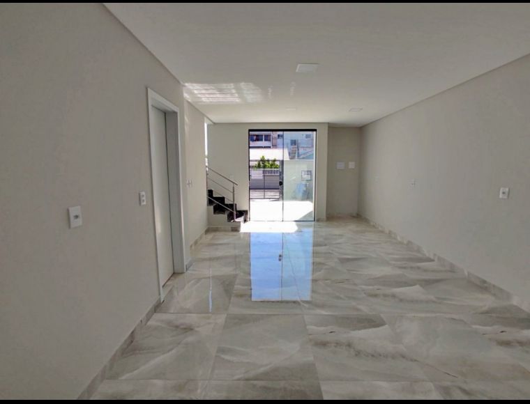 Casa no Bairro Centro em Penha com 3 Dormitórios (1 suíte) e 95 m² - 35718239