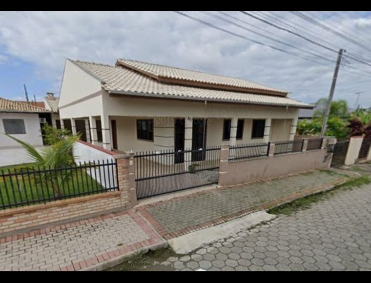 Casa no Bairro Centro em Penha com 4 Dormitórios (1 suíte) - 475294