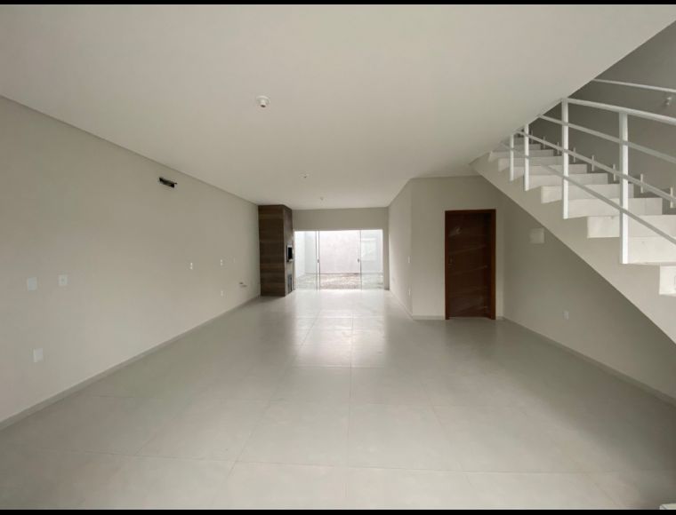 Casa no Bairro Praia de Armação do Itapocorói em Penha com 3 Dormitórios (3 suítes) e 128 m² - 70210654