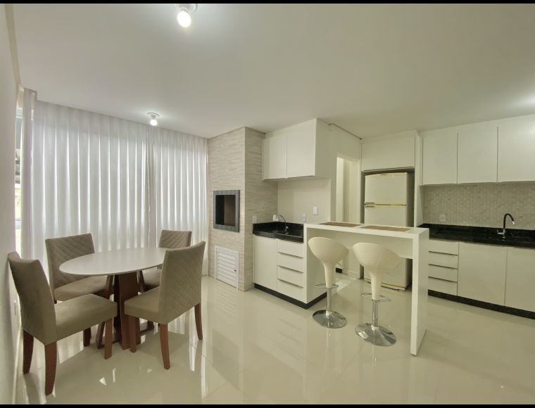 Apartamento no Bairro Centro em Pomerode com 2 Dormitórios e 67.4 m² - AP 0018