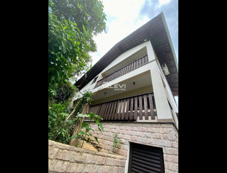 Casa no Bairro Centro em Pomerode com 4 Dormitórios (1 suíte) e 150 m² - 5440806