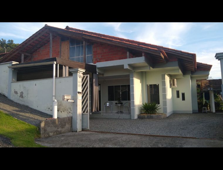 Casa no Bairro Centro em Pomerode com 2 Dormitórios (1 suíte) e 125 m² - 3476573