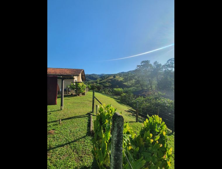 Imóvel Rural no Bairro Ribeirão Souto em Pomerode com 3 Dormitórios e 135000 m² - A80054