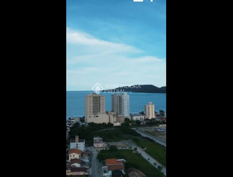 Apartamento no Bairro Balneário Perequê em Porto Belo com 3 Dormitórios (3 suítes) - 459141