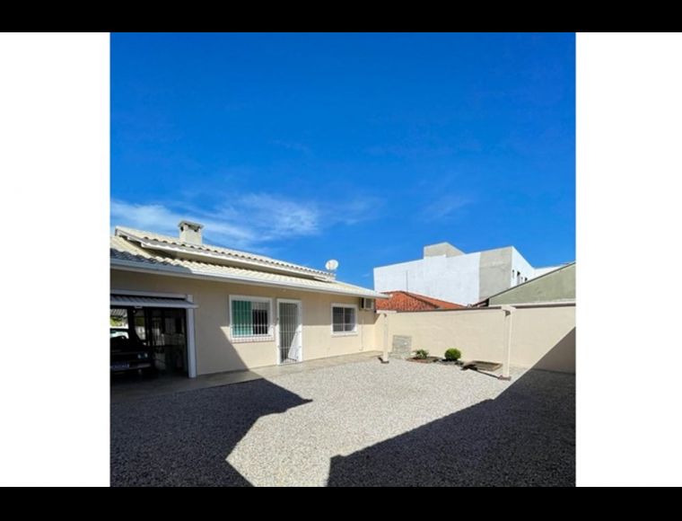 Casa no Bairro Centro em Porto Belo com 3 Dormitórios (1 suíte) - 590211048-8