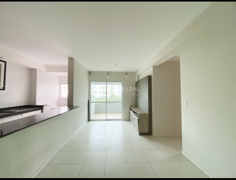 Apartamento no Bairro Areias em São José com 3 Dormitórios (1 suíte) e 78 m² - 21133