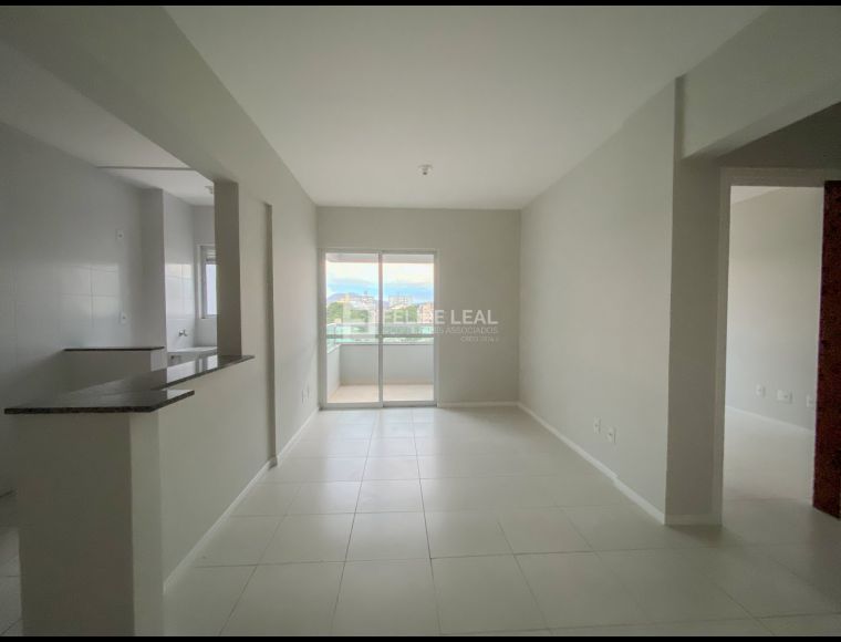 Apartamento no Bairro Areias em São José com 2 Dormitórios e 59 m² - 21136