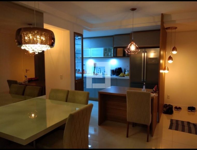 Apartamento no Bairro Barreiros em São José com 3 Dormitórios (1 suíte) e 92 m² - 16310