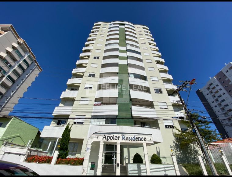 Apartamento no Bairro Barreiros em São José com 2 Dormitórios (1 suíte) e 80 m² - 19734