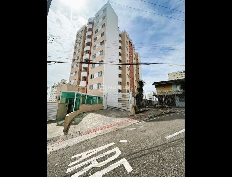 Apartamento no Bairro Barreiros em São José com 2 Dormitórios (1 suíte) e 58 m² - 21238