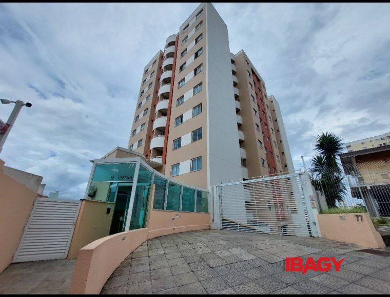 Apartamento no Bairro Barreiros em São José com 2 Dormitórios (1 suíte) e 57.65 m² - 110400