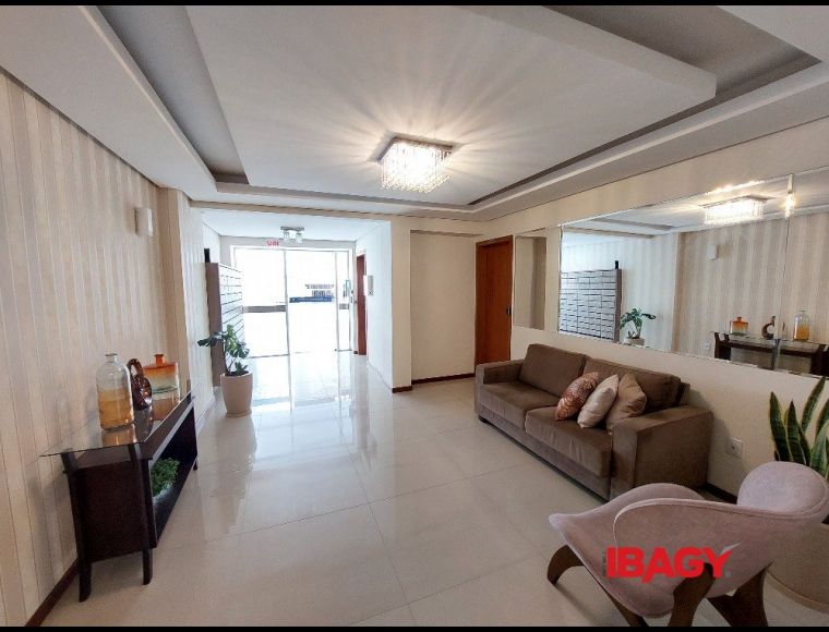 Apartamento no Bairro Campinas em São José com 3 Dormitórios (1 suíte) e 80 m² - 123440