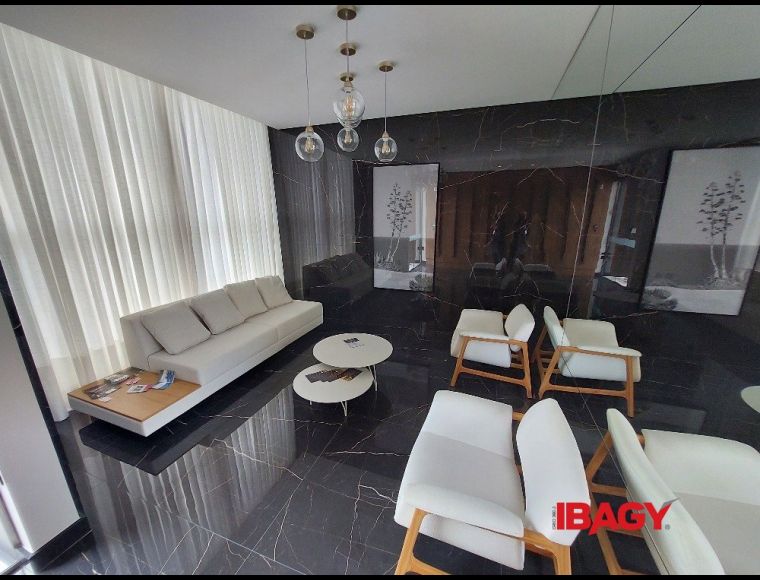 Apartamento no Bairro Campinas em São José com 3 Dormitórios (1 suíte) e 104 m² - 123672