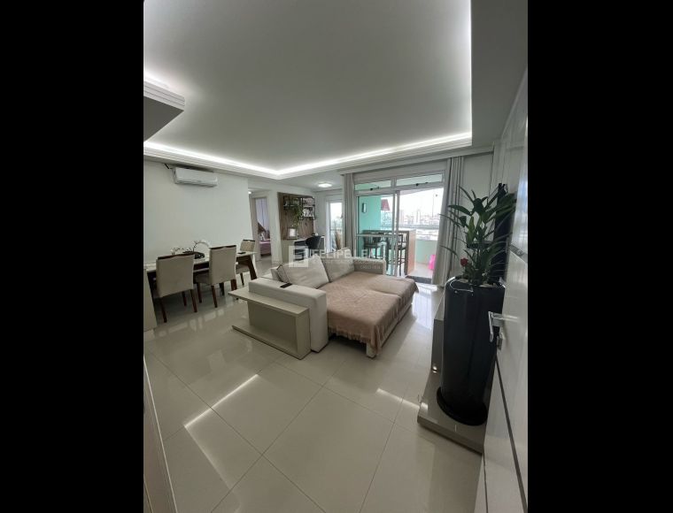Apartamento no Bairro Floresta em São José com 2 Dormitórios (1 suíte) e 87 m² - 20448