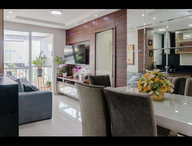 Apartamento no Bairro Jardim Cidade de Florianópolis em São José com 3 Dormitórios (1 suíte) e 76 m² - 20561