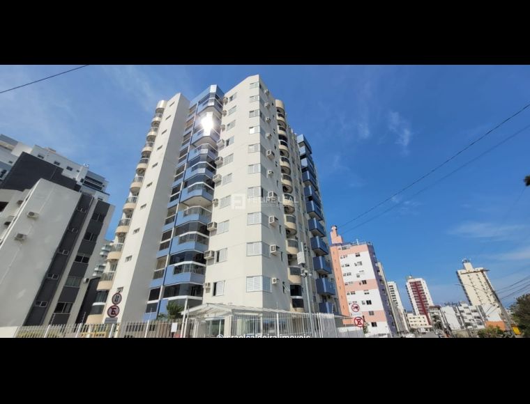 Apartamento no Bairro Kobrasol I em São José com 3 Dormitórios (1 suíte) e 111 m² - 20627