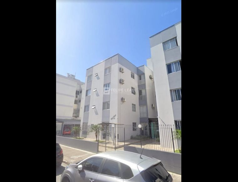 Apartamento no Bairro Kobrasol I em São José com 3 Dormitórios e 6656 m² - 21474