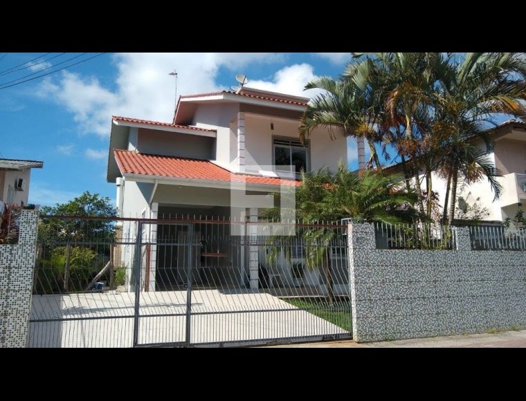 Casa no Bairro Areias em São José com 3 Dormitórios (1 suíte) e 200 m² - 2756