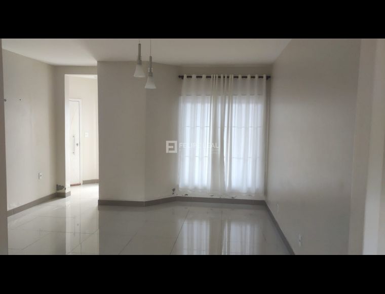 Casa no Bairro Areias em São José com 5 Dormitórios e 175 m² - 21341