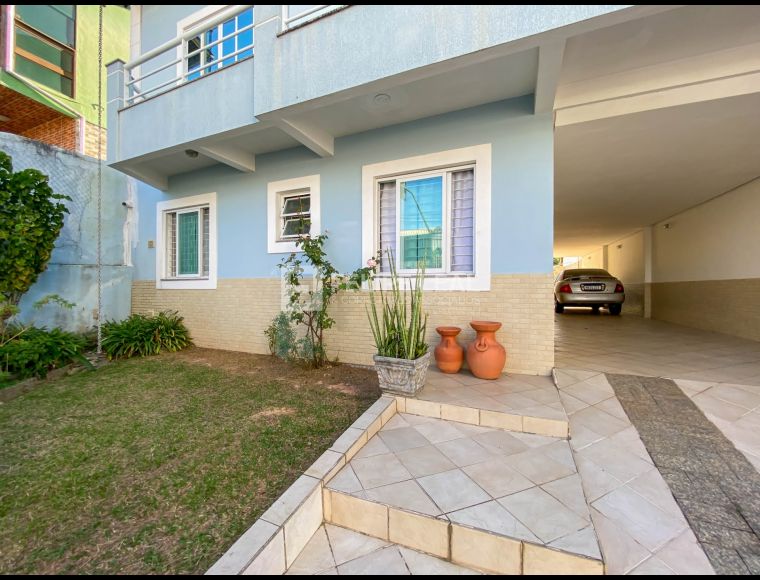 Casa no Bairro Barreiros em São José com 4 Dormitórios (1 suíte) e 330 m² - 19251