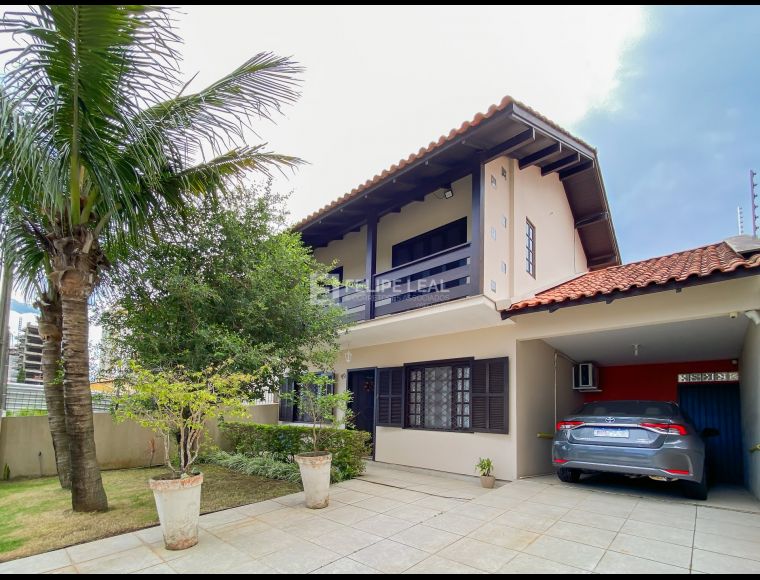 Casa no Bairro Barreiros em São José com 5 Dormitórios (1 suíte) e 231 m² - 20762