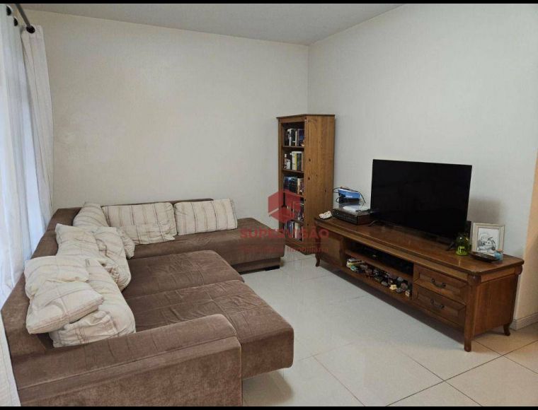 Casa no Bairro Barreiros em São José com 3 Dormitórios (1 suíte) e 152 m² - CA1061
