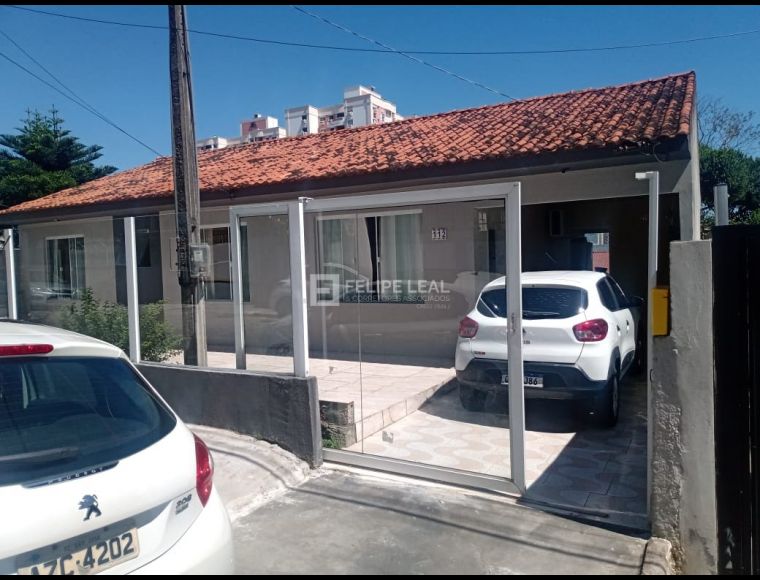 Casa no Bairro Barreiros em São José com 3 Dormitórios e 114 m² - 21398