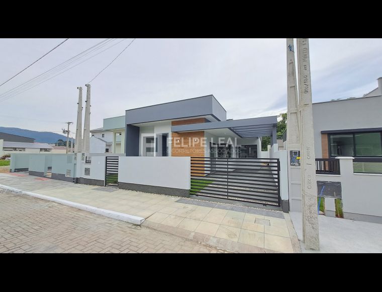 Casa no Bairro Forquilhas em São José com 3 Dormitórios (1 suíte) e 80 m² - 17730