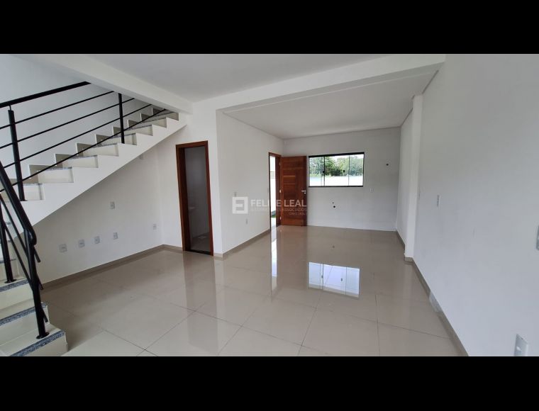 Casa no Bairro Forquilhas em São José com 2 Dormitórios (2 suítes) e 70 m² - 20635