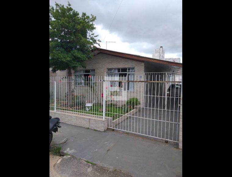 Casa no Bairro Forquilhinhas em São José com 3 Dormitórios (1 suíte) e 118 m² - 4249