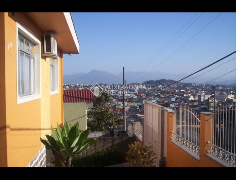 Casa no Bairro Forquilhinhas em São José com 2 Dormitórios (1 suíte) - 459000